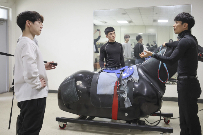 [경마]한국마사회 서울경마장 신인기수 역량강화 교육 시행