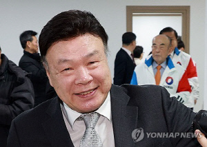 尹, 파나마 대통령 취임식에 '복싱 전설' 홍수환 특사 파견