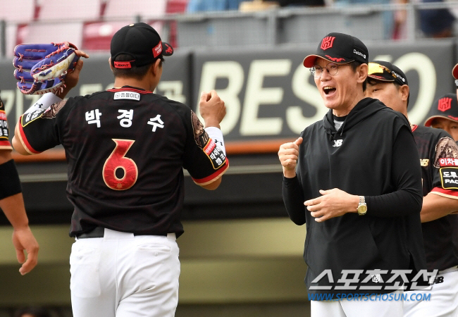 4월2일 이후 선수로 실종...그런데 왜, 이강철 감독은 박경수에게 고맙…