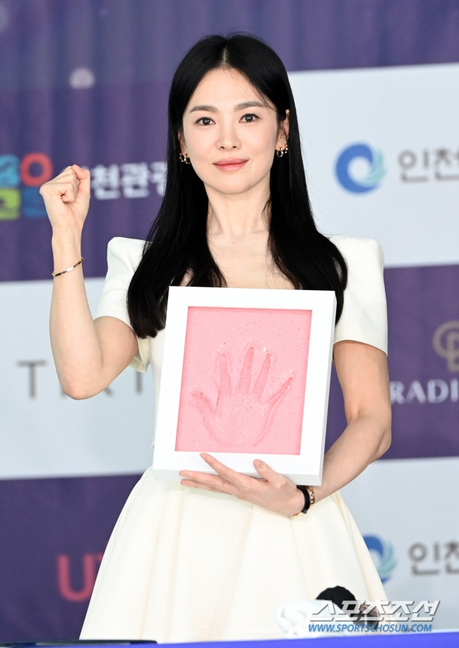 송혜교 "'혜교바라기' 많은 이유? 오래 일해서"→수지 "털털하고 정 많…