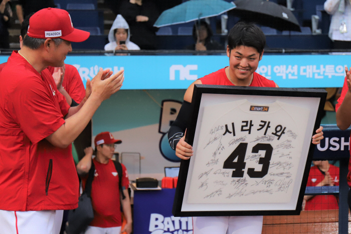 '브랜든 대체' 두산 결정 내렸다! "시라카와 순번 오면 영입…성사되면 …