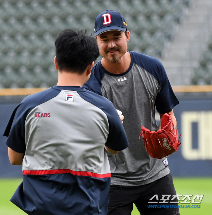 "볼 좋은데?" 입국 다음날 잠실구장에 나타난 발라조빅...'큰키에서 내…