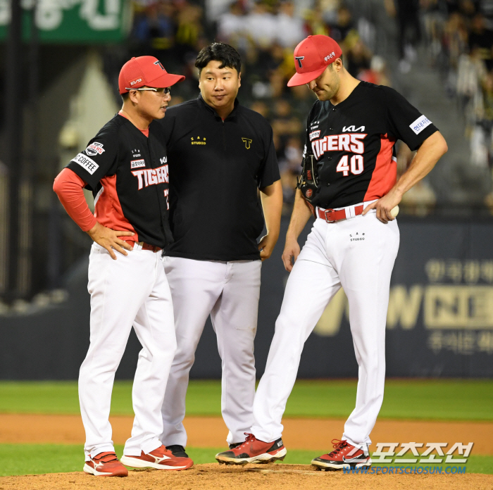 '한국 무더위에 빨리 지치나...' 초반은 완벽→ 60구 넘으면 피안타율…