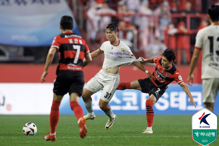 [포항 현장리뷰] '스틸야드 불패' 포항 선두탈환! 강원 잡고 '홈 19…