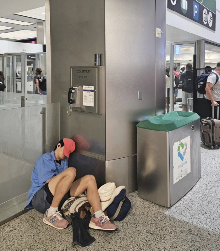 기안84, 카우보이 변신→공항 바닥에 주저 앉아 꿀잠...'음악일주' 촬…