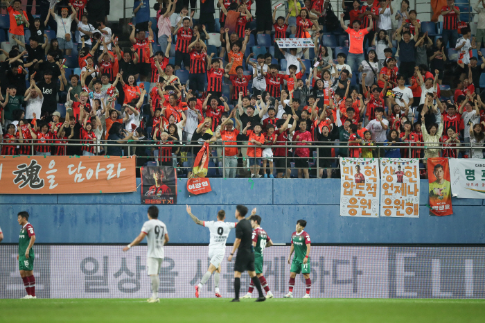 "지금은 김천 시대" 라운드마다 바뀌는 선두 구도…울산은 홍명보 감독 이…