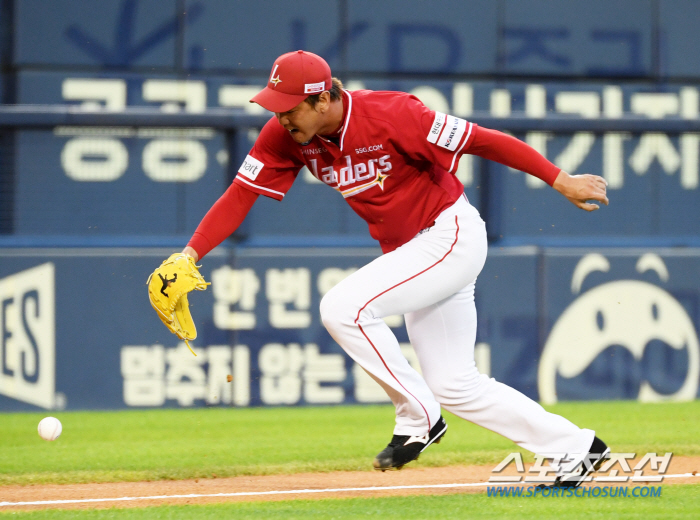 'LG만 만나면 작아지네' 9년 만에 8실점 조기 강판...김광현에게 악…