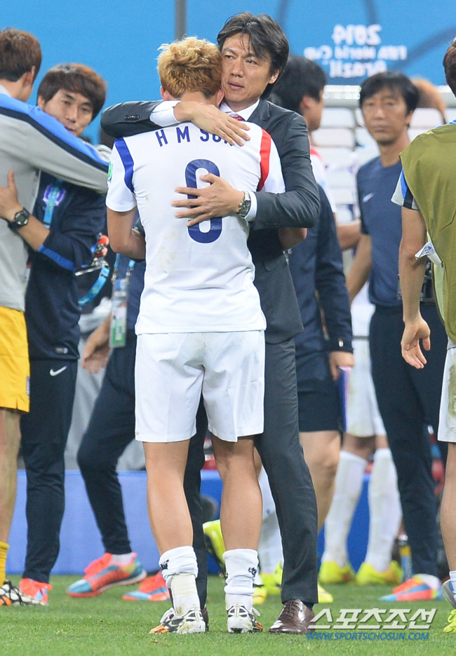 "열어 둔 가능성→화답→첫 소통" 홍명보와 손흥민, 강산도 변한다는 10…