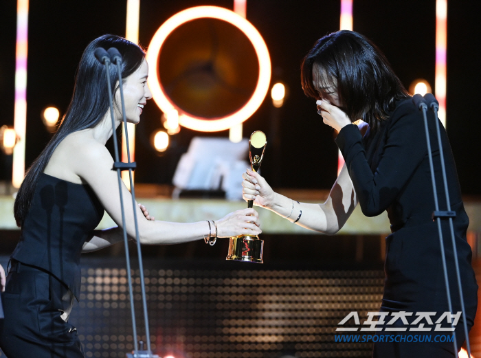 [포토] 임지연-금해나 '진심으로 축하'