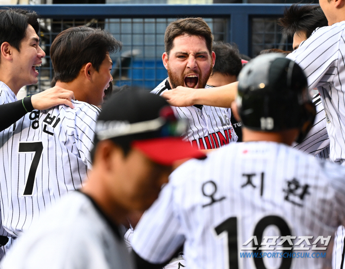 '켈리도, 동료들도, 팬들도, 하늘도 울었다' 1시간40분 기다렸는데 노…