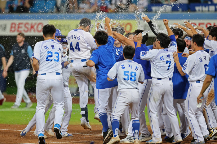 벌써 반했다, 한국! 2G 연속 아치→끝내기 홈런포까지…영웅의 속내 "한…