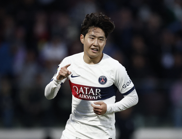 '충격' 이강인 때문이었나?'...김민재 옛 동료의 PSG 이적 정체된 …