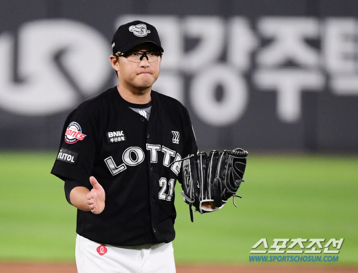 짧게 자른 머리, 통산 '1000K' 넘어선 박세웅이 되새긴 각오 "잘하…