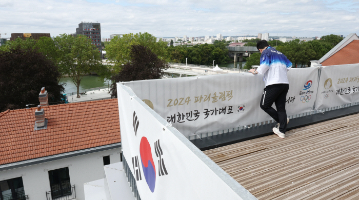 여기가 한국이야 파리야? '파리선수촌은 지금' → 냉풍기에 담요부터 어린…