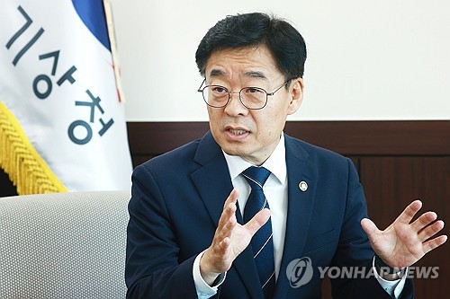  기상청장 "'유례없는' 올해 장마, 기후변화만이 설명"