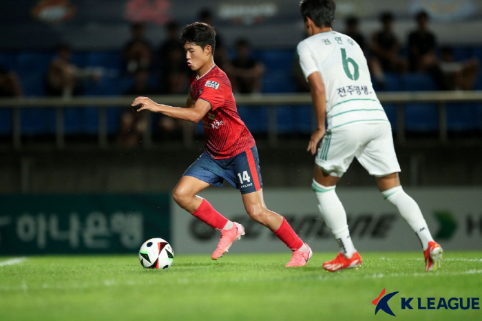 [현장리뷰]"승우형,저희 잘했죠?" 전북 U-18팀, 김천 4-1로 꺾고…