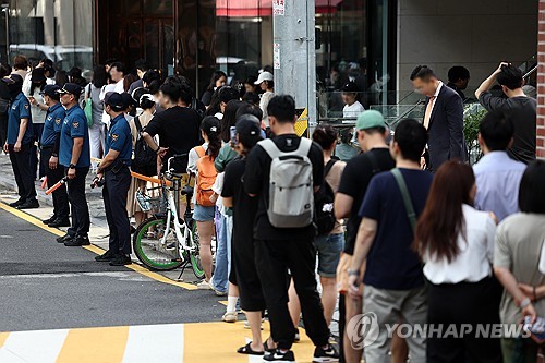 환불 인파 몰린 티몬 본사서 잇단 낙상사고…어지럼증 호소도