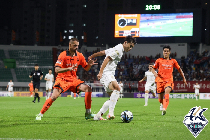 [단독]'잠시만 안녕' FC서울 전천후FW 김신진, 승격 힘 보태러 이랜…