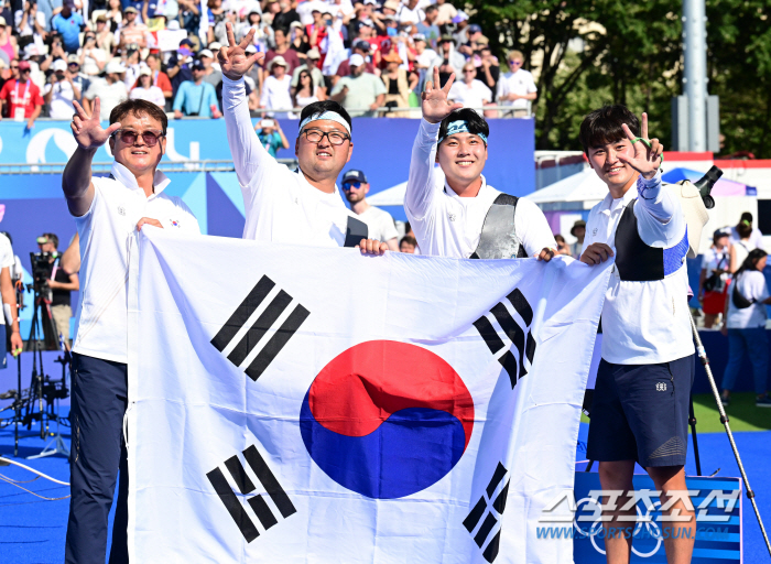 '맏형' 김우진-'올텐' 이우석-'파이팅' 김제덕, '역대 최강'의 환상…