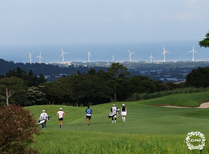 '한라산 기운 받아보자!' 제주 명문 코스서 펼쳐질 KLPGA 후반기 개…