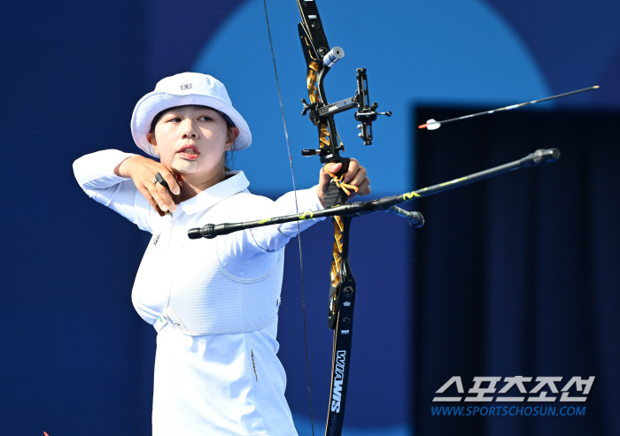 '3관왕 도전' 임시현, 멕시코에 대역전승! 전훈영과 4강 '코리안더비'…