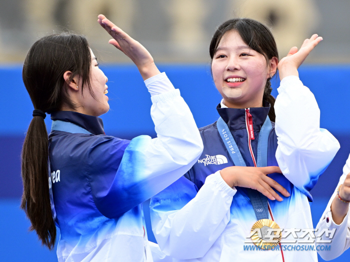 'AG 3관왕→올림픽 3관왕' 임시현의 새로운 목표 "우진 오빠처럼 정상…