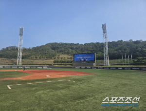 울산 폭염 취소, 경기 강행 논란...팬들과의 약속, 현장의 고충, 뭐가 더 중요한가 [울산 현장]