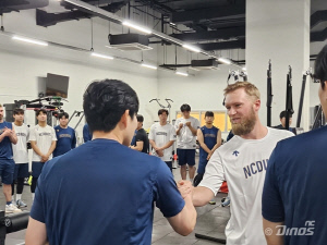 '5강 승부수' 통산 56승 다승왕 드디어 합류! 간절히 기다린 구세주 될까