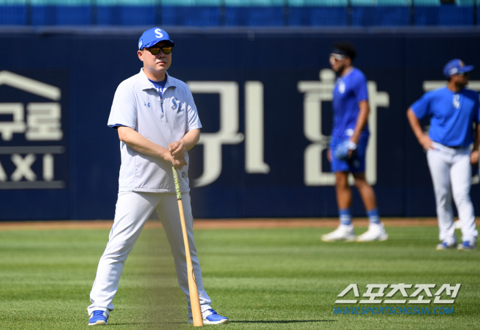 감독은 "결단"을 말했는데... 엔트리 변동無. 허리통증 카데나스 한화전…