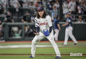 '5연속 마무리 실패' 악몽 탈출→39일만의 세이브. 역경 딛고 일어선 김원중의 속내 