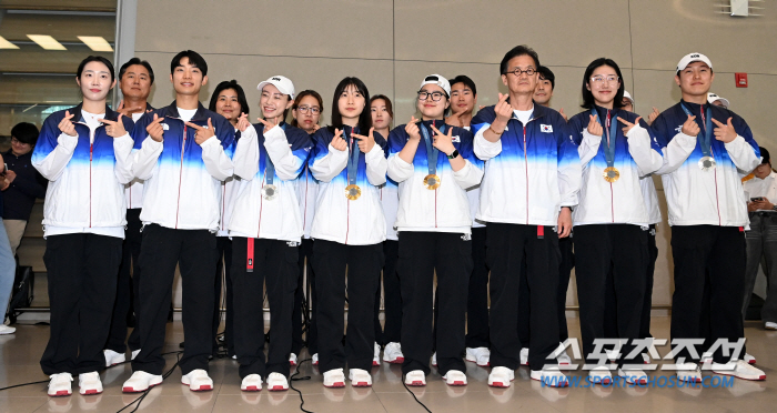 [올림픽]환호 받은 '금빛 자매' 오예진→반효진→양지인 "이제야 金 실감…