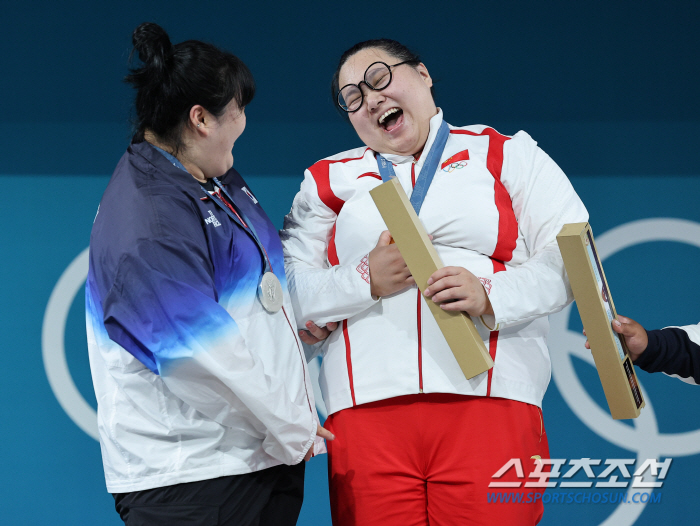 [올림픽]역도 요정→세리머니 요정→엔딩 요정! 박혜정이 들어 올린 韓 품…