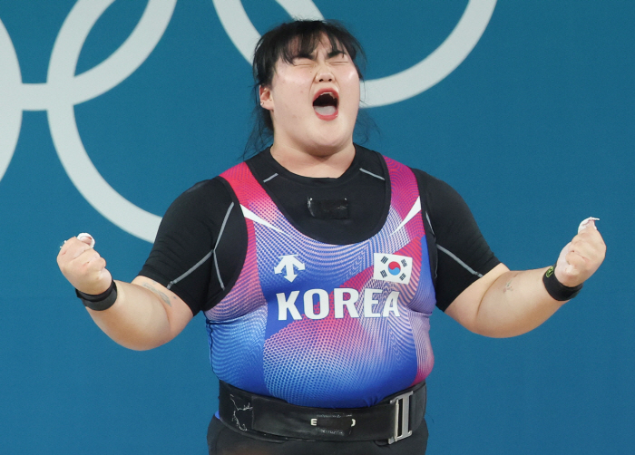 [올림픽]역도 요정→세리머니 요정→엔딩 요정! 박혜정이 들어 올린 韓 품…