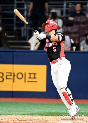 결국 해냈다! KIA 김도영, 역대 최연소 최소경기 30-30 달성![고척 레코드]