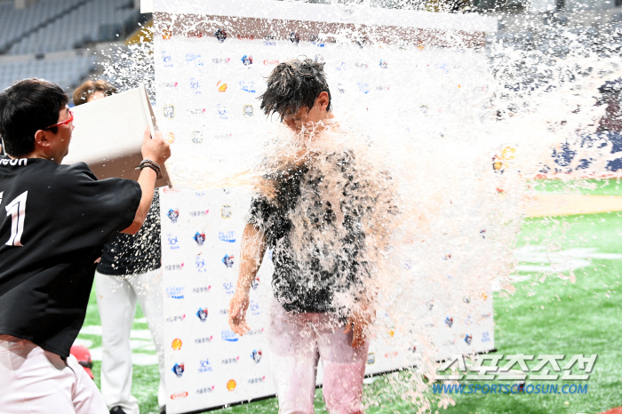 김도영 혼비백산, 30-30 달성 축하에 진심인 호랑이들. 케이크에 물세…