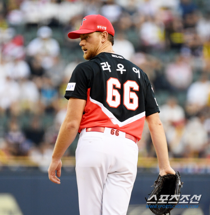 108구 역투→타선 폭발→KBO 첫승, KIA 라우어의 감격 "5회 앞두…