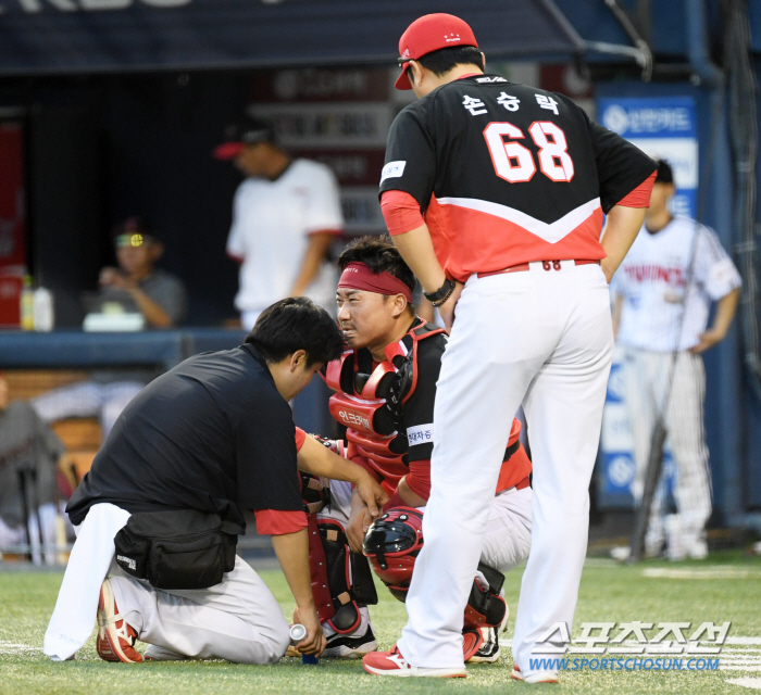 '진짜 괜찮아?' 배트에 맞은 포수 김태군 진심으로 걱정한 마음 착한 오…