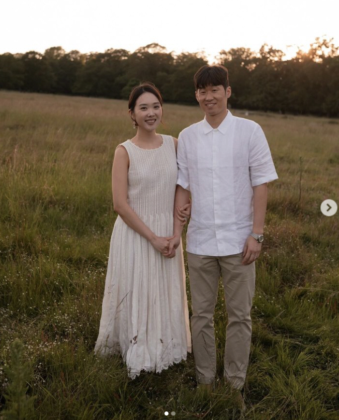 박지성♥김민지 그림같은 가족사진 "당신보며 힘낼거야"