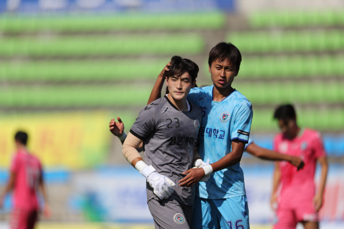 [대학축구]'AT마드리드 수비→맨시티 공격' 유럽 축구 보며 공부하는 최…