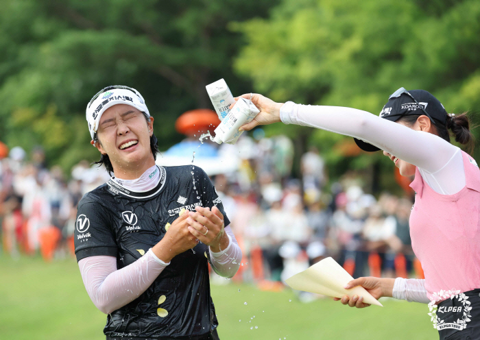 "통산10승을 꿈꾸던 대회에서…" 박지영이 돌아왔다, 이예원 제치고 메이…