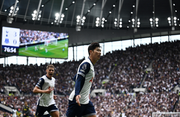 괴물 홀란도 범접 못하는 손흥민...'EPL 1위 능력' 현지 극찬 폭발…