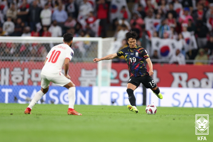 A매치 111경기→의리 축구 논란, '베테랑 수비수' 김영권 "증명하겠다…