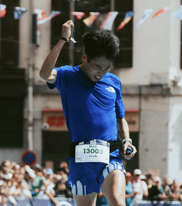 노스페이스 애슬리트팀 김지섭, 한국인 최초 UTMB 단일 부문 '톱 10…