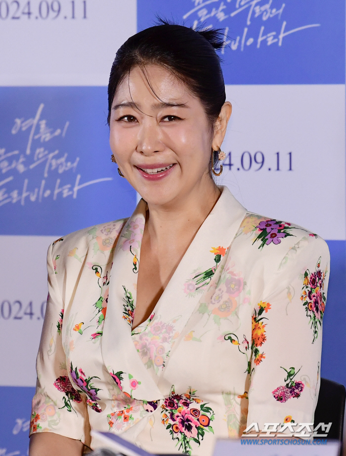 [포토] 김지영 '친근한 눈빛 인사'