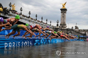 [패럴림픽] 센강, 여전히 논란…트라이애슬론 일정 하루로 축소