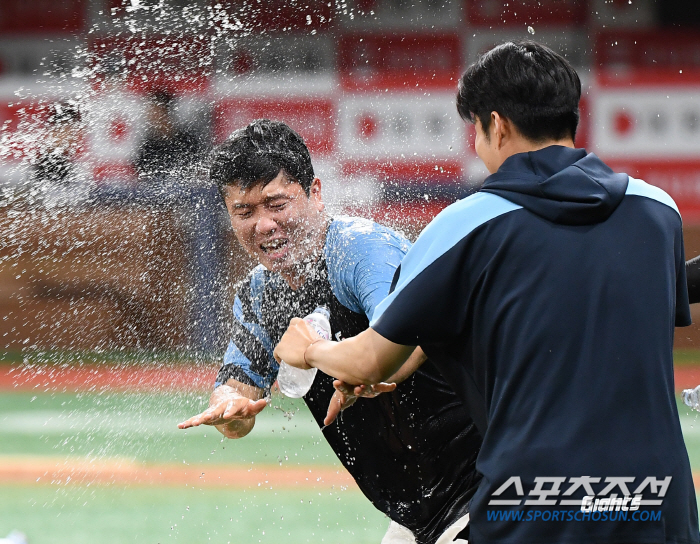 "서울 오니 4회초더라고요"…무박2일 동참 못한 마음, 데뷔 첫 승으로 …