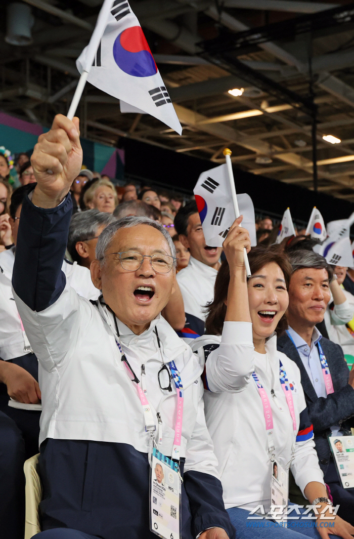 '패럴림픽 찐팬'유인촌 장관X나경원 의원 파리패럴림픽 '한국의 밤' 참석…