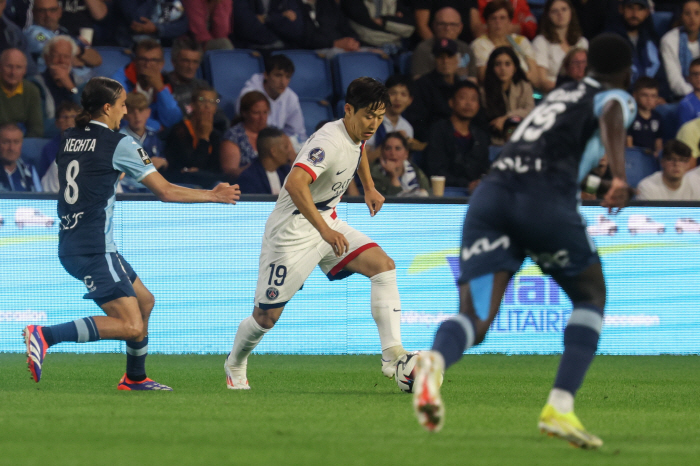 [공식발표]2분4초→리그1 '1호골' 이강인 르아브르전 득점, PSG '…