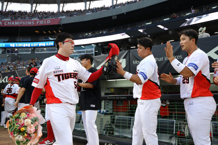 양현종 KBO 좌완 최초 10년 연속 150이닝 돌파! 그런데 이강철 또…