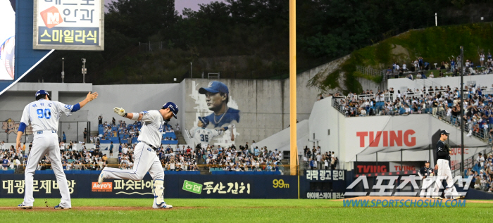 '형 나 좀 봐요' 시즌 첫 선발승 황동재, 400홈런 달성한 박병호 부…